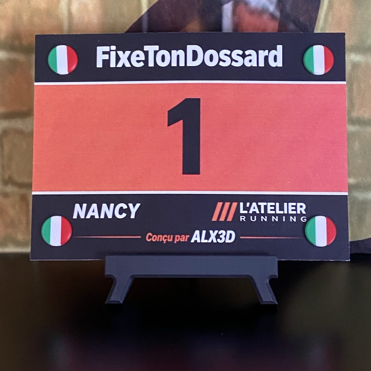 Porte-dossard aimanté FixeTonDossard National Italie, fixé sur dossard