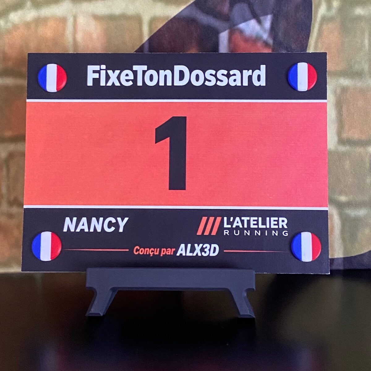 Porte-dossard aimanté FixeTonDossard National France, fixé sur dossard